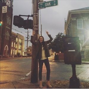 Meet your Posher, E.